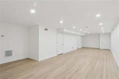 8 Lookout Lane Portsmouth RI 02871