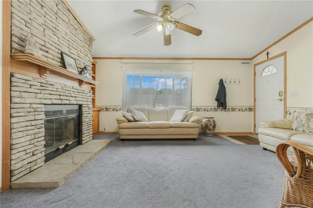 4 Nightingale Lane Tiverton RI 02878