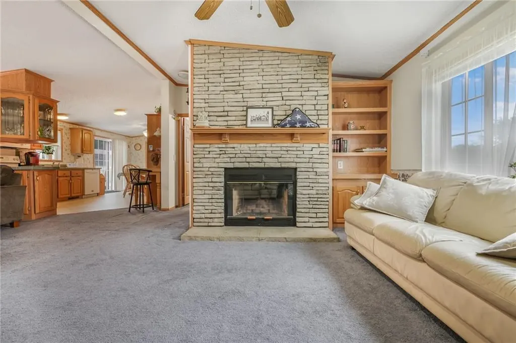 4 Nightingale Lane Tiverton RI 02878