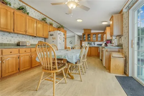 4 Nightingale Lane Tiverton RI 02878