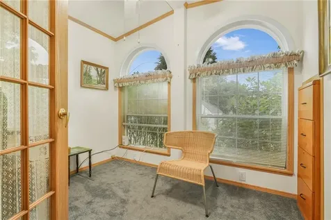4 Nightingale Lane Tiverton RI 02878