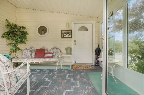 4 Nightingale Lane Tiverton RI 02878