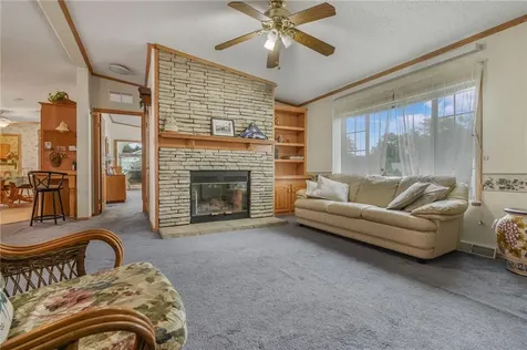 4 Nightingale Lane Tiverton RI 02878