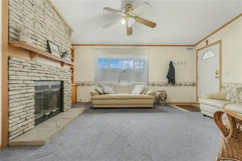 4 Nightingale Lane Tiverton RI 02878