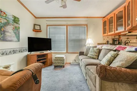 4 Nightingale Lane Tiverton RI 02878