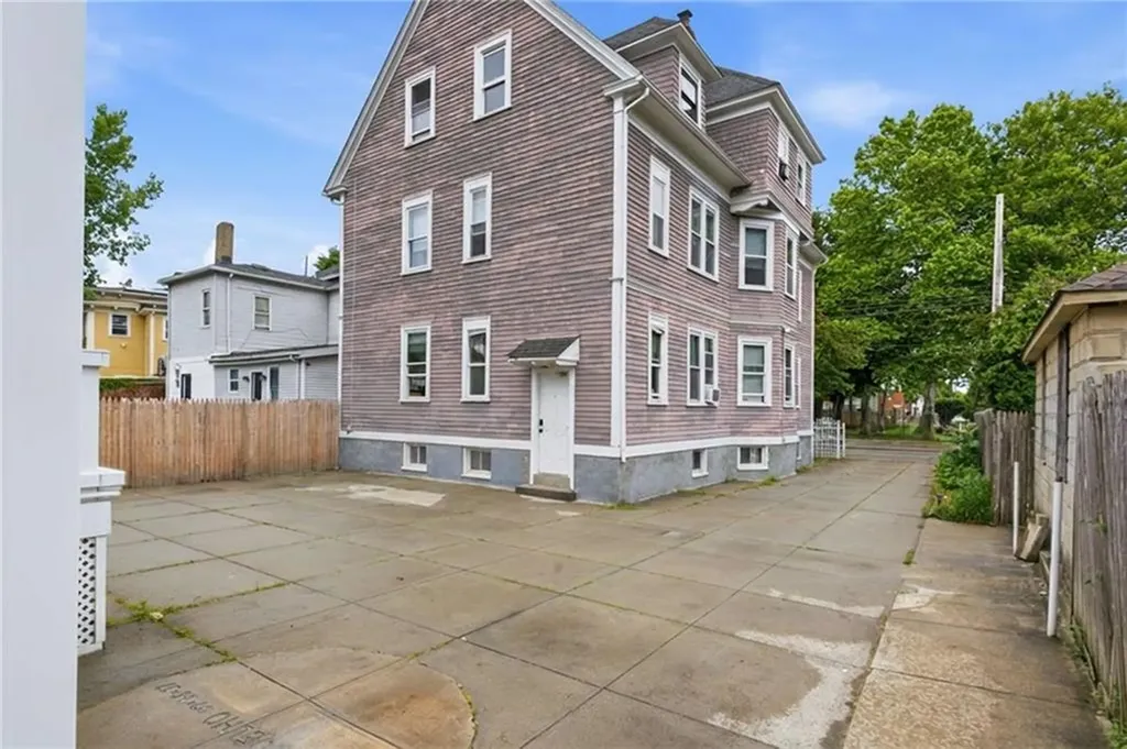 156 160 Bridgham Street Providence RI 02909