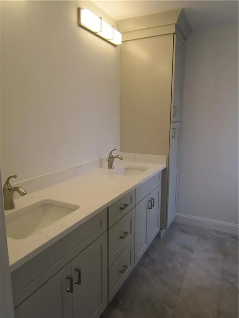 24 Murray Avenue North Kingstown RI 02852