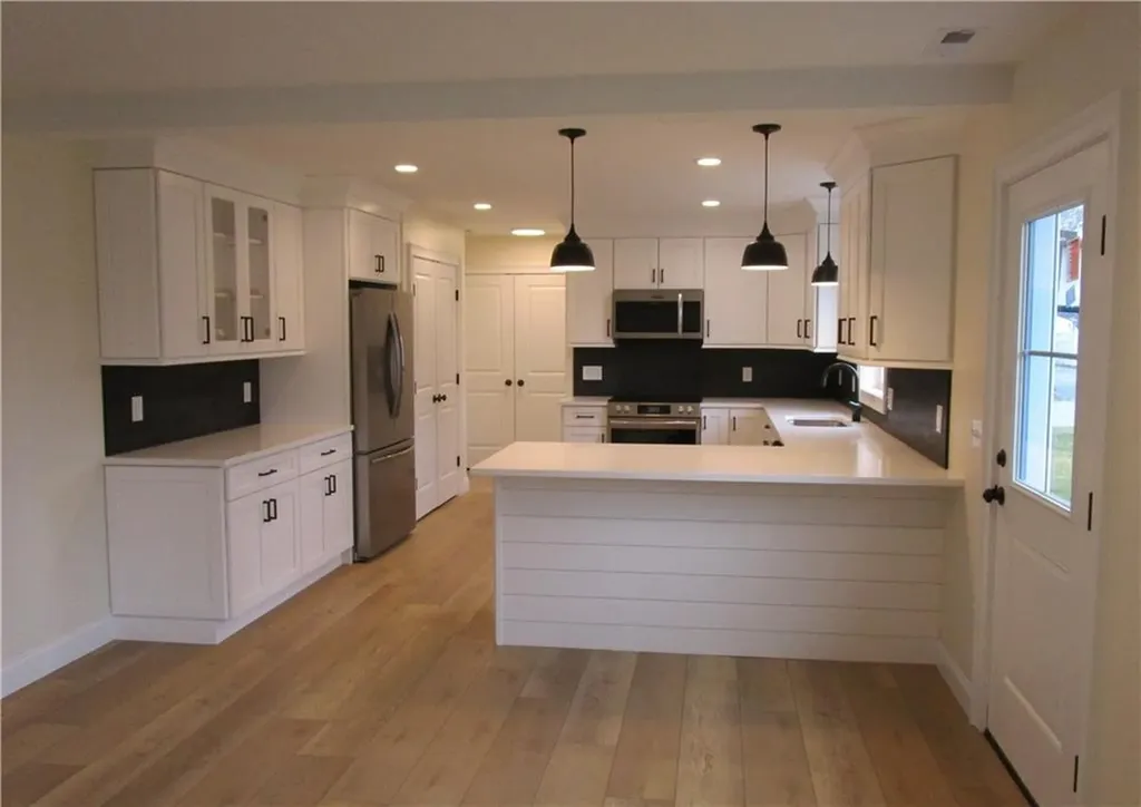 24 Murray Avenue North Kingstown RI 02852