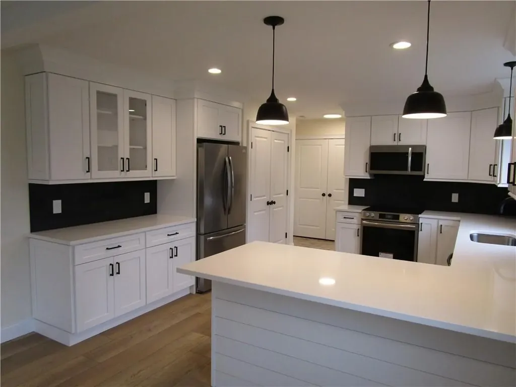 24 Murray Avenue North Kingstown RI 02852