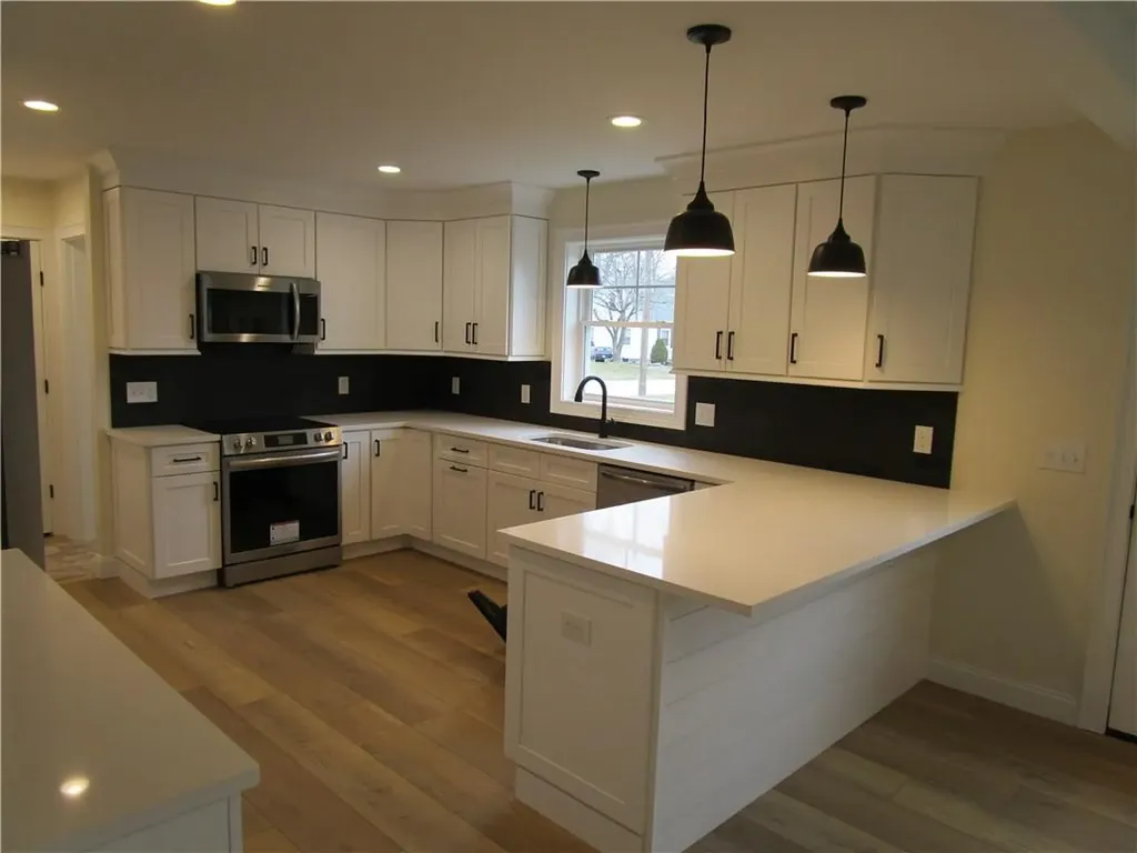 24 Murray Avenue North Kingstown RI 02852