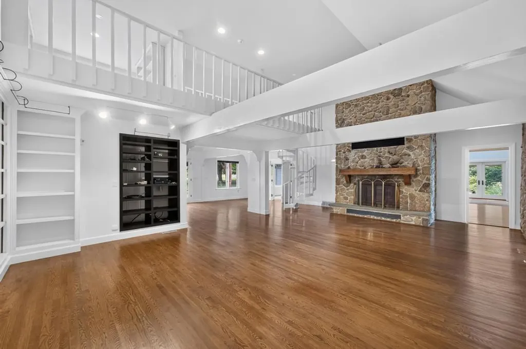683 Neck Road Tiverton RI 02878