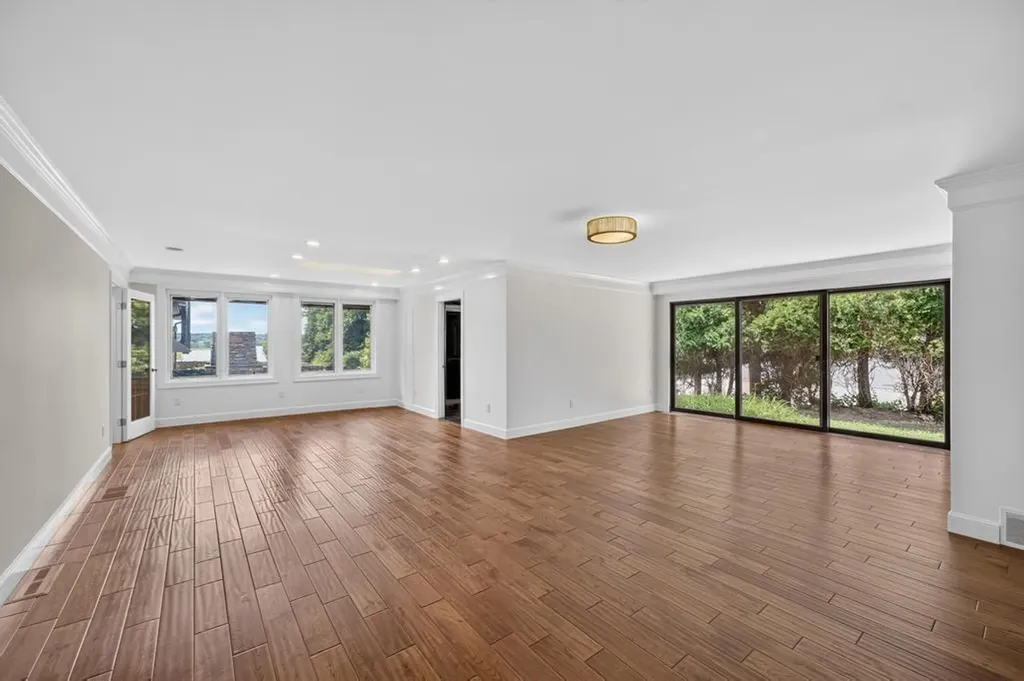 683 Neck Road Tiverton RI 02878