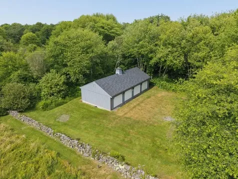683 Neck Road Tiverton RI 02878