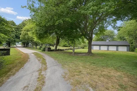 683 Neck Road Tiverton RI 02878