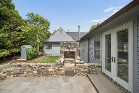 683 Neck Road Tiverton RI 02878