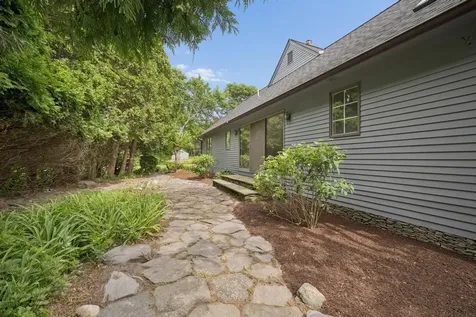 683 Neck Road Tiverton RI 02878