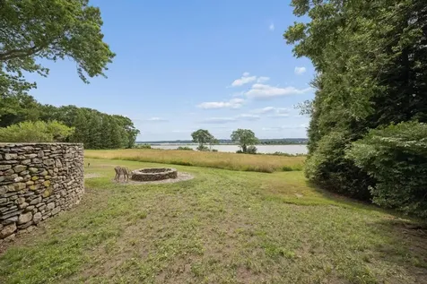 683 Neck Road Tiverton RI 02878