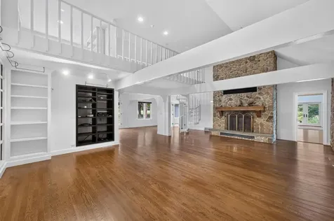 683 Neck Road Tiverton RI 02878