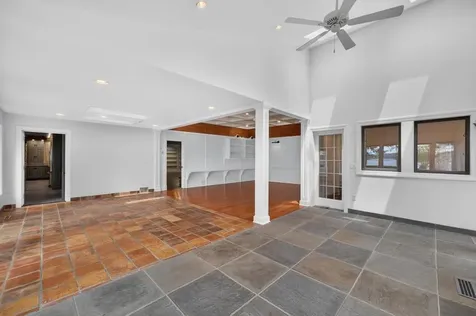683 Neck Road Tiverton RI 02878
