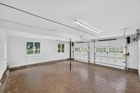 683 Neck Road Tiverton RI 02878