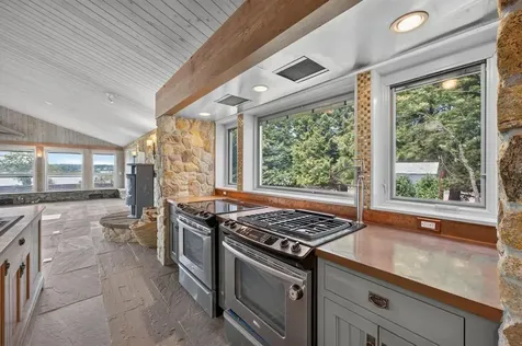 683 Neck Road Tiverton RI 02878