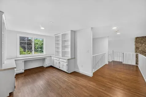 683 Neck Road Tiverton RI 02878