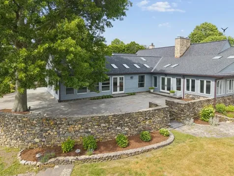 683 Neck Road Tiverton RI 02878