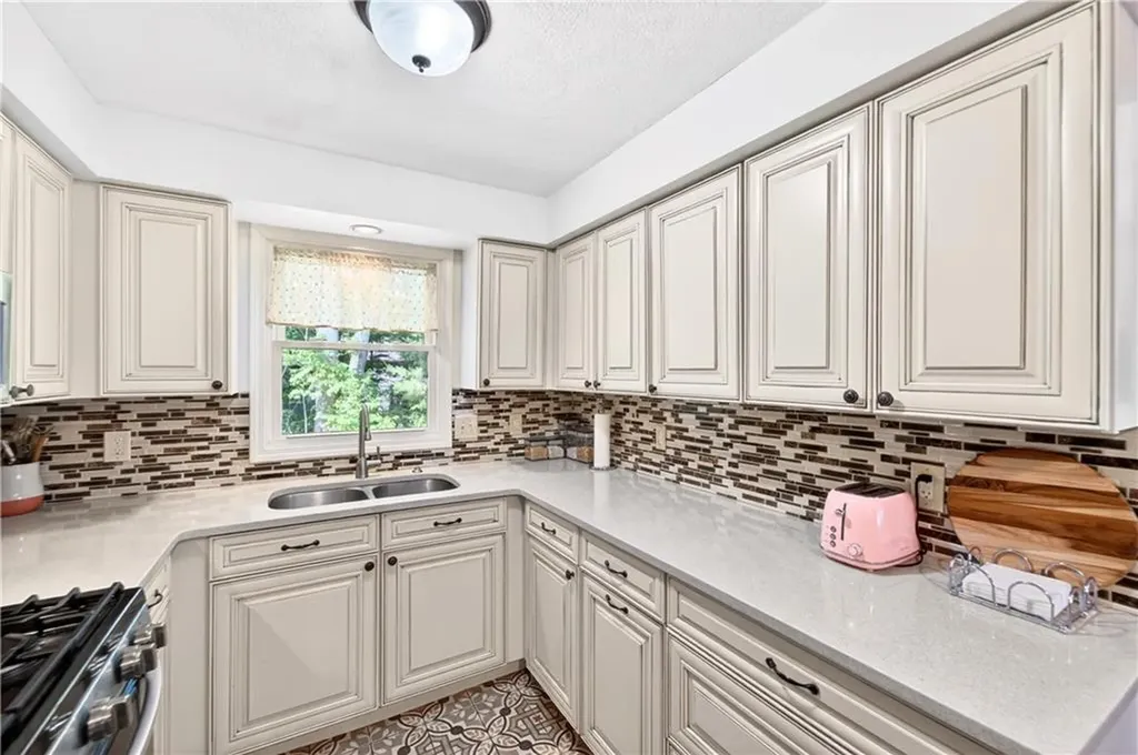 143 Oak Park Drive North Providence RI 02904