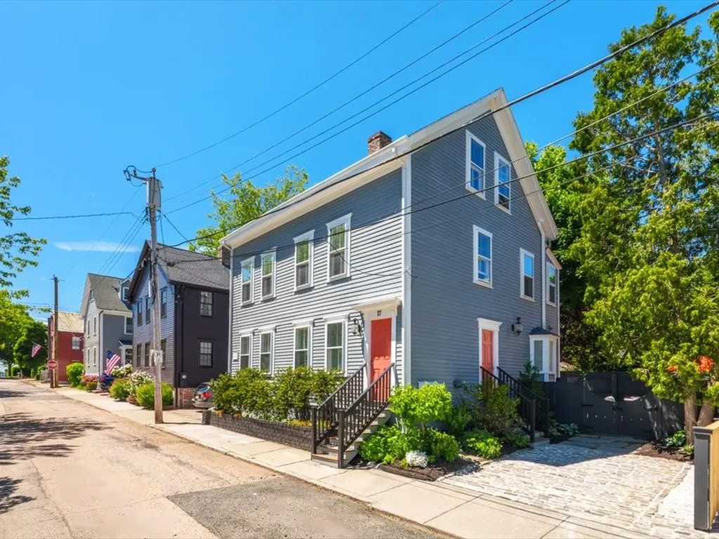 17 Willow Street Newport RI 02840