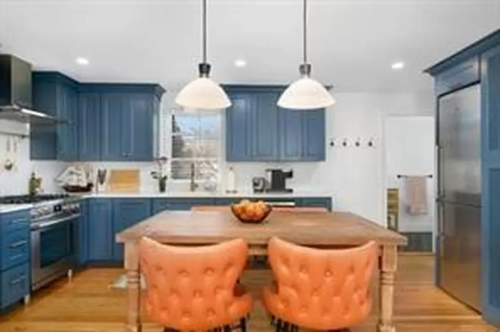 17 Willow Street Newport RI 02840