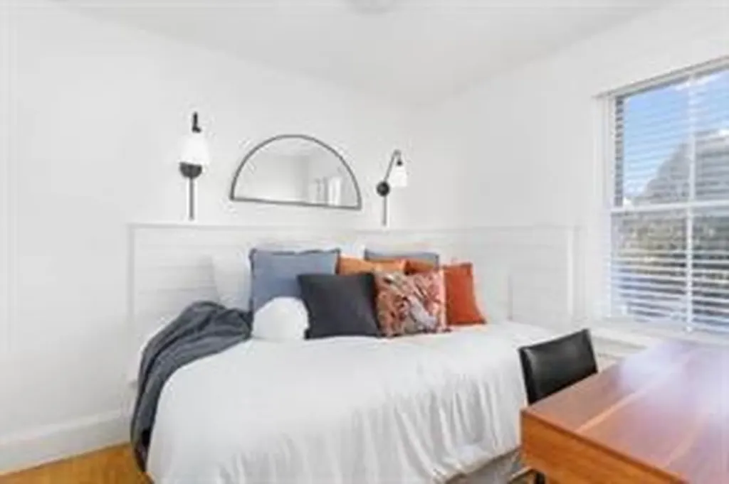 17 Willow Street Newport RI 02840