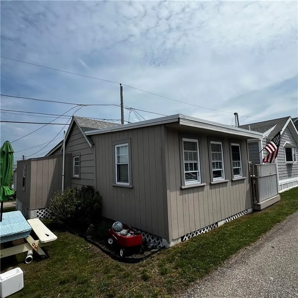 240 6w4 Cards Pond Road South Kingstown RI 02879
