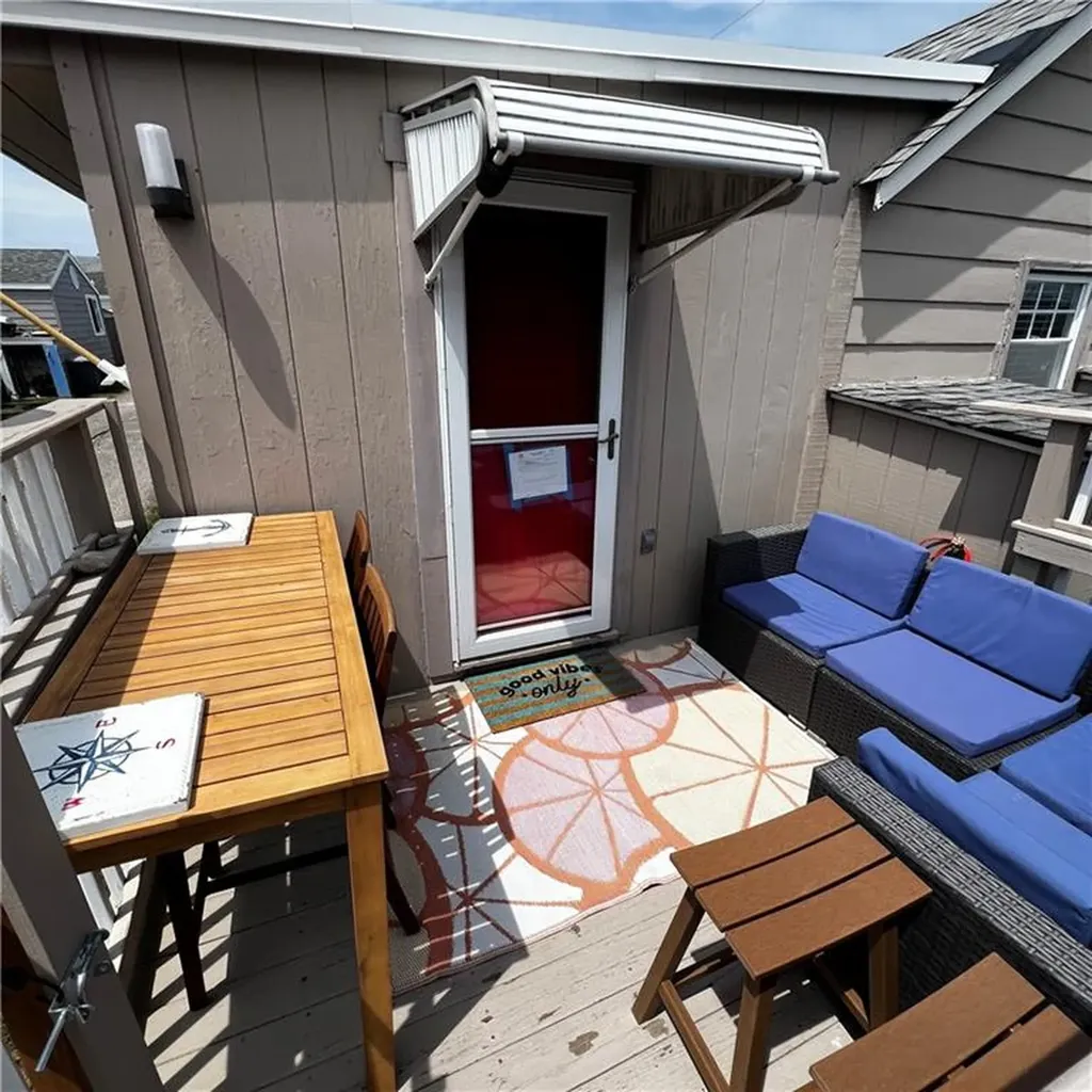 240 6w4 Cards Pond Road South Kingstown RI 02879