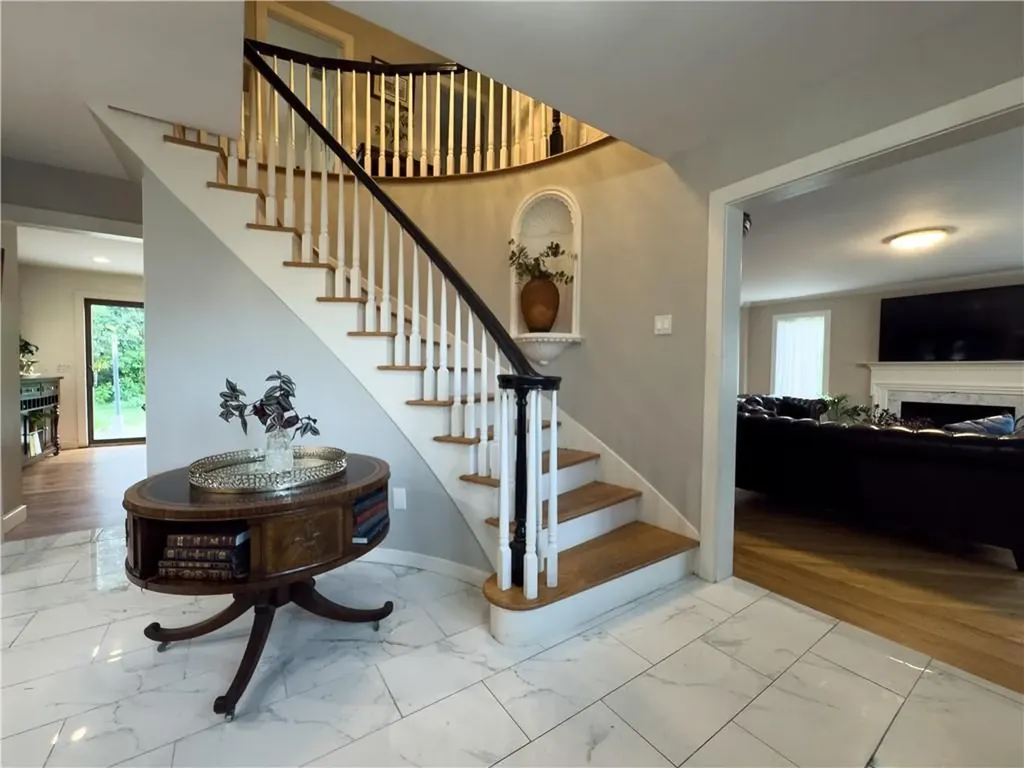 18 Ann Court Cranston RI 02921