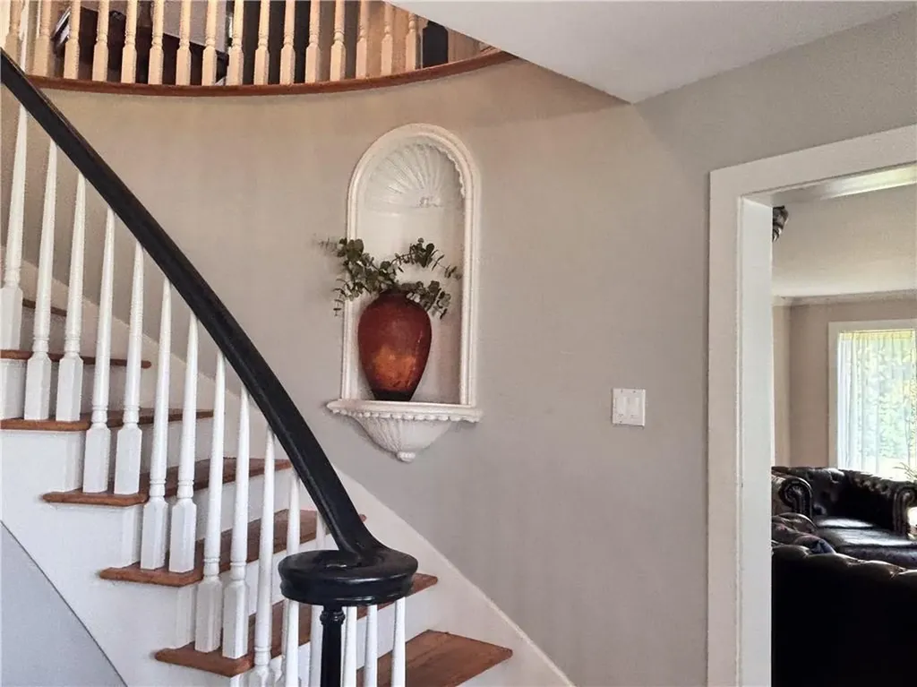 18 Ann Court Cranston RI 02921