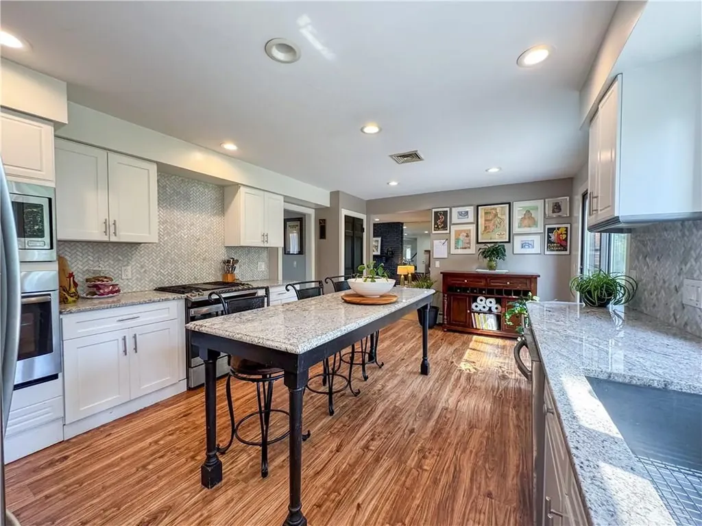 18 Ann Court Cranston RI 02921