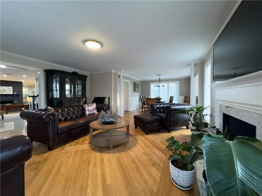 18 Ann Court Cranston RI 02921