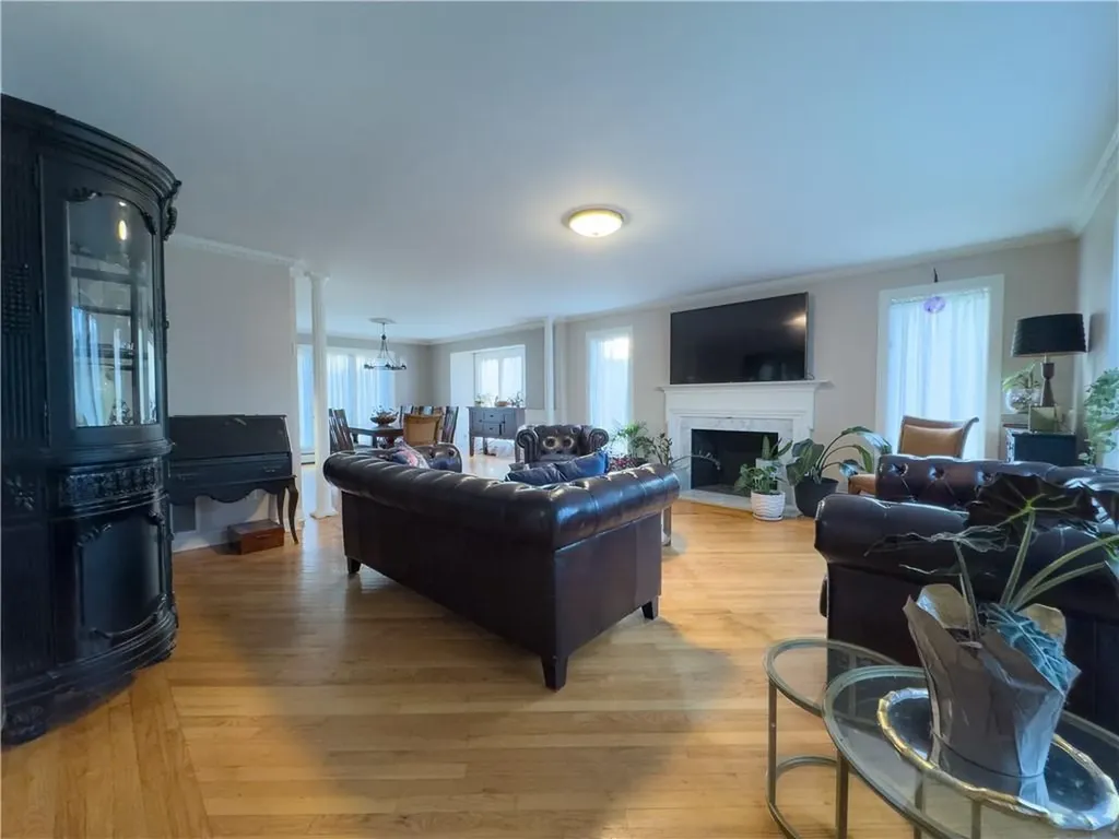 18 Ann Court Cranston RI 02921