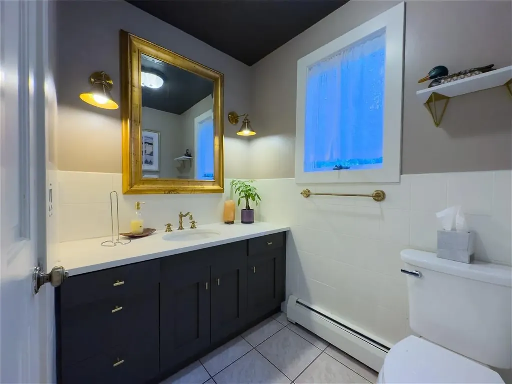 18 Ann Court Cranston RI 02921