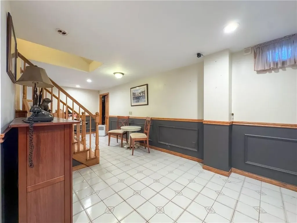 18 Ann Court Cranston RI 02921