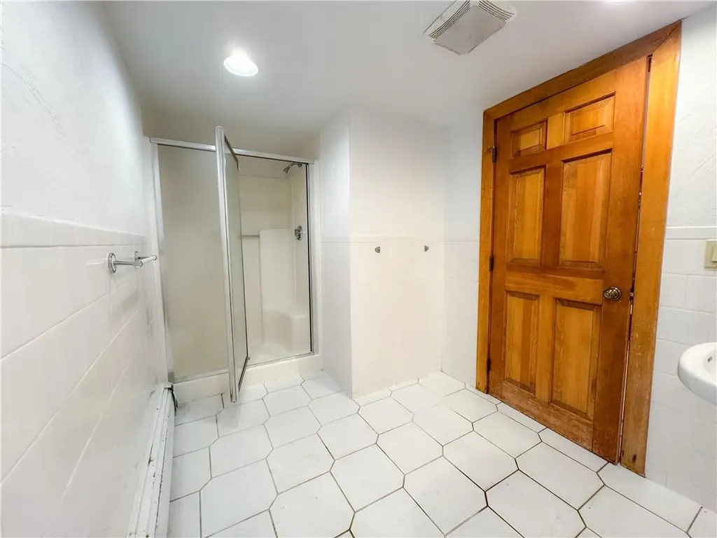 18 Ann Court Cranston RI 02921