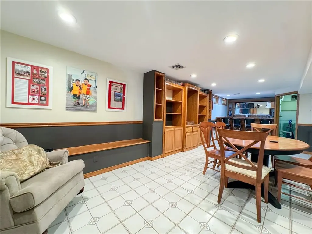 18 Ann Court Cranston RI 02921