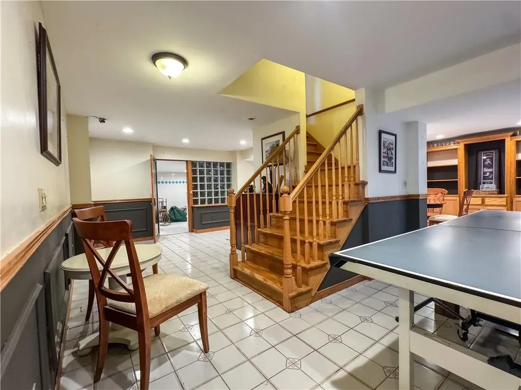 18 Ann Court Cranston RI 02921