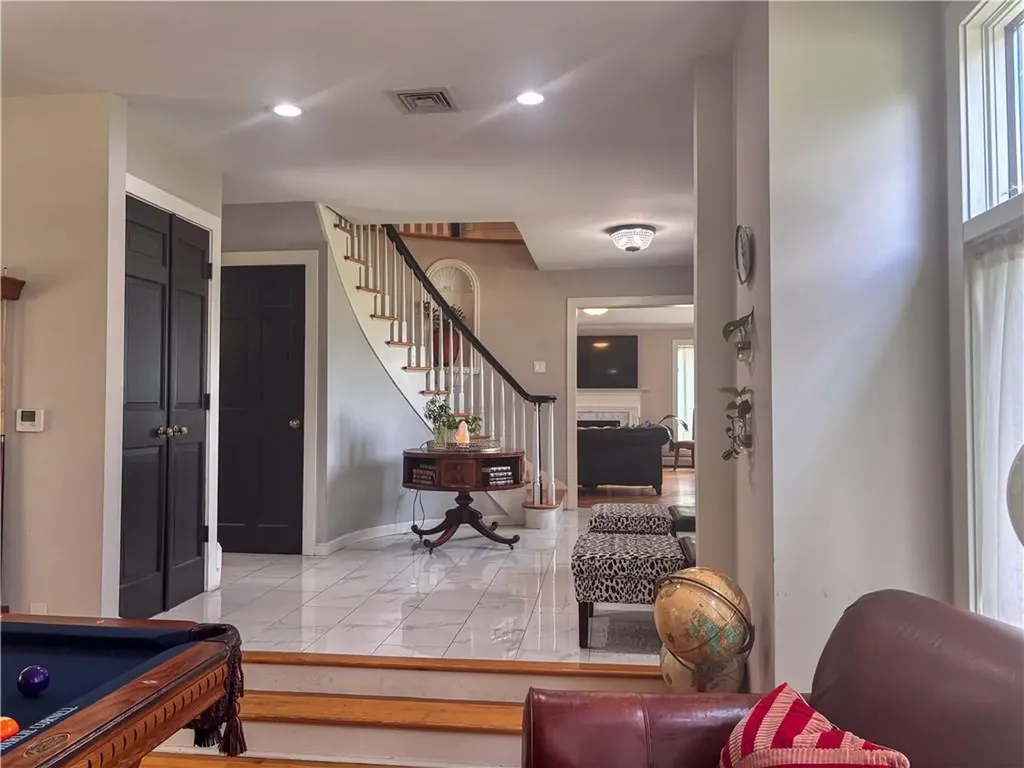 18 Ann Court Cranston RI 02921