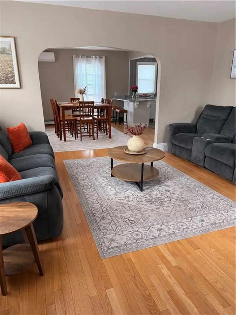 1289 Cranston Street Cranston RI 02920