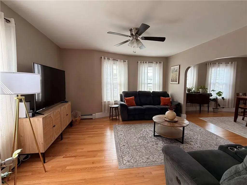 1289 Cranston Street Cranston RI 02920