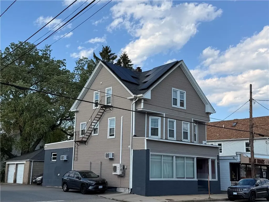 1289 Cranston Street Cranston RI 02920