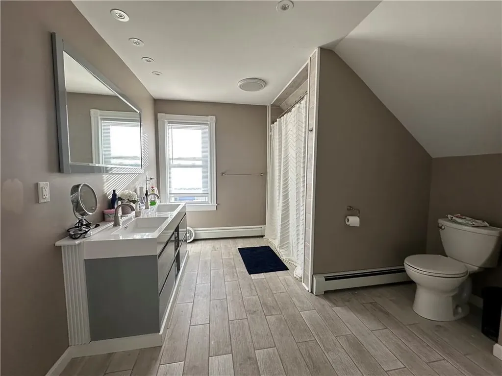 1289 Cranston Street Cranston RI 02920