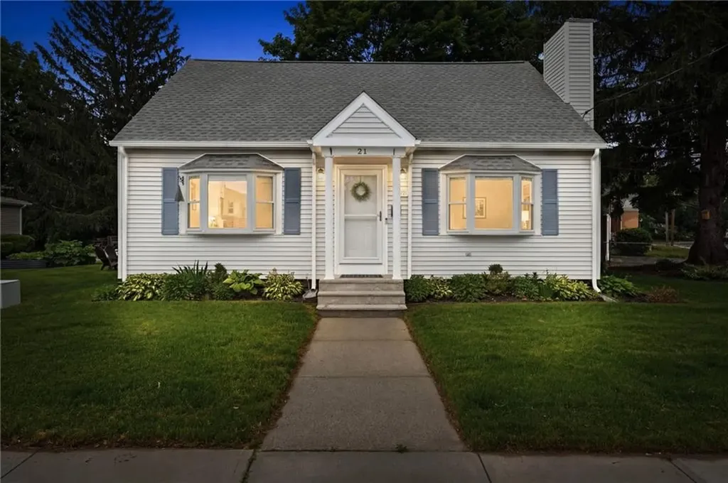 21 Portland Street Lincoln RI 02838