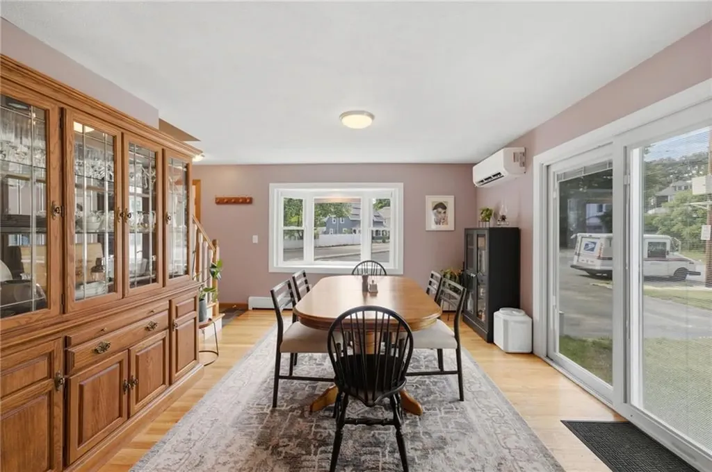 21 Portland Street Lincoln RI 02838